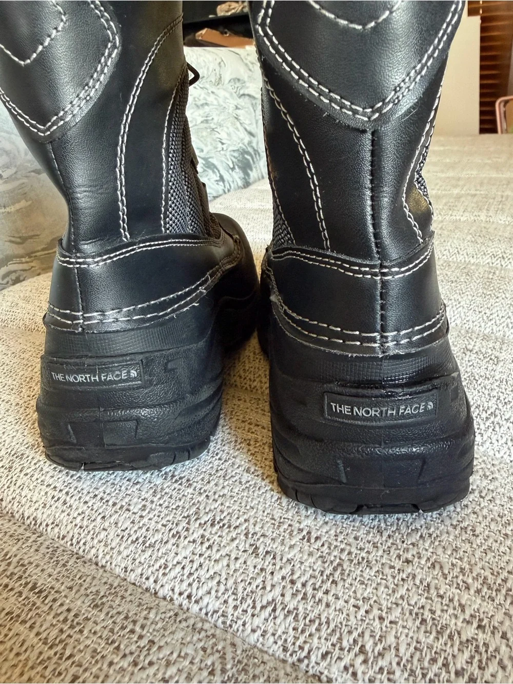The North Face Kids Black Insulated Snow Boots with Drawcord